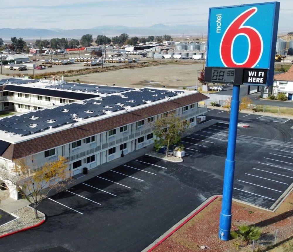 Motel 6 in Williams, California — solar roof and Motel 6 sign